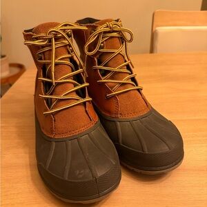 Mens Elk woods leather upper, weatherproof snow boots (size 9)